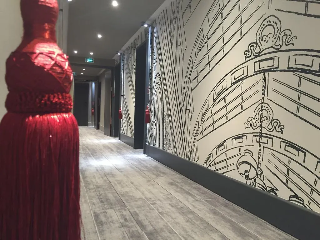 酒店 巴黎阿莱西亚美居酒店 4*